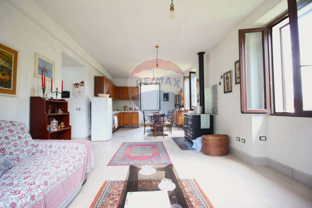 appartamento in vendita ad Alta Valle Intelvi in zona Scaria