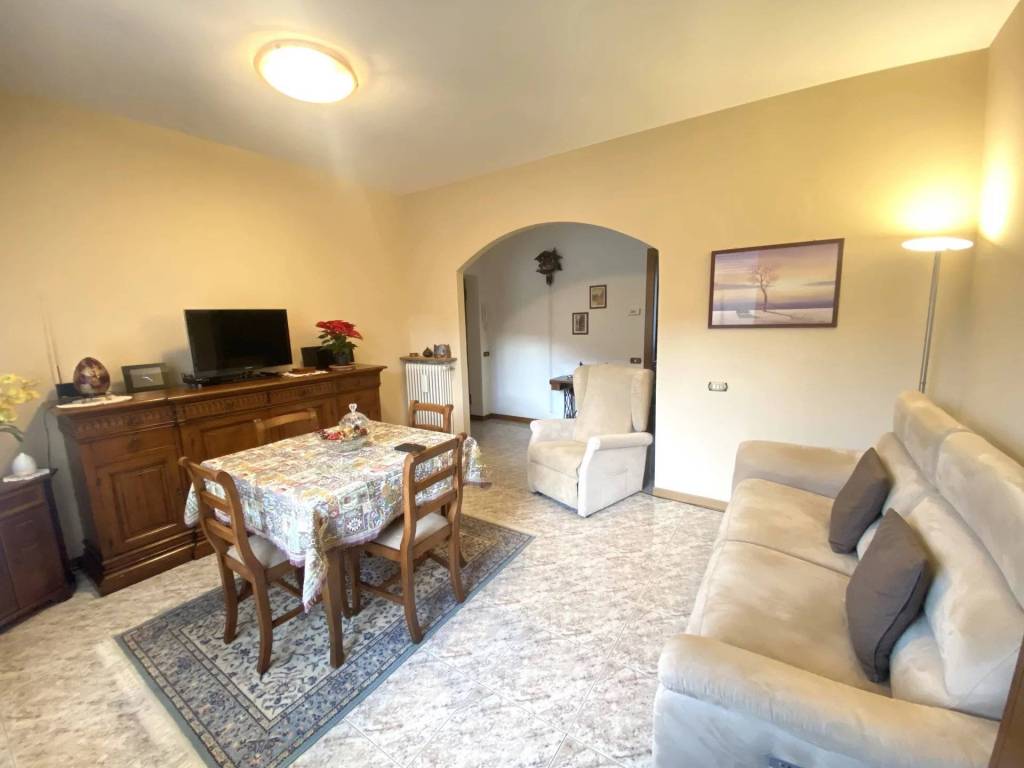 appartamento in vendita ad Alta Valle Intelvi in zona Lanzo d'Intelvi