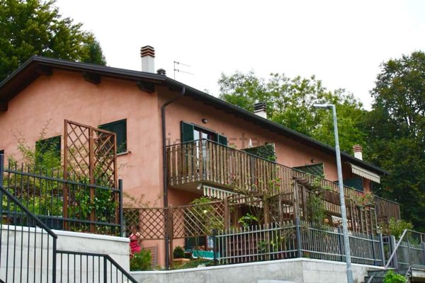 appartamento in vendita ad Alta Valle Intelvi in zona Scaria