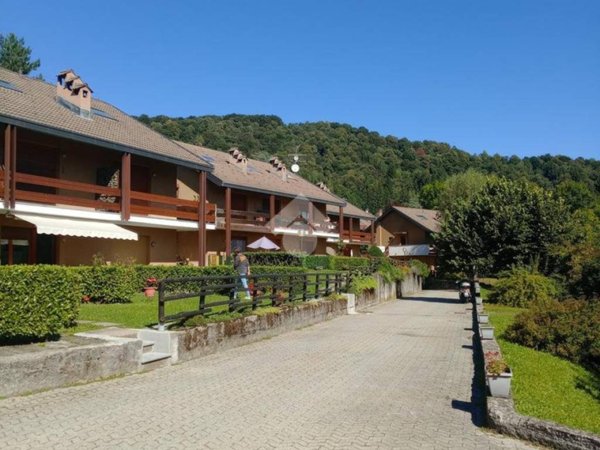 appartamento in vendita ad Alta Valle Intelvi in zona Lanzo d'Intelvi