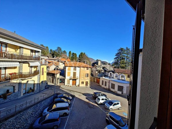 appartamento in vendita ad Alta Valle Intelvi in zona Lanzo d'Intelvi