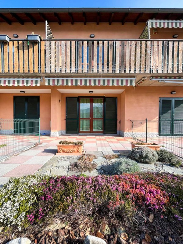 appartamento in vendita ad Alta Valle Intelvi in zona Scaria