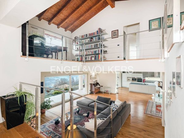 casa indipendente in vendita ad Alta Valle Intelvi in zona Lanzo d'Intelvi