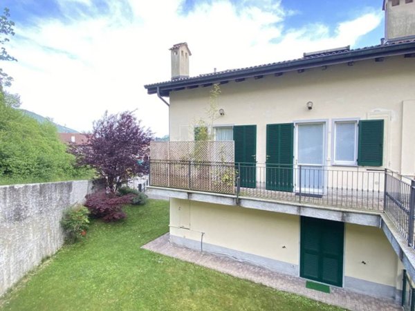 appartamento in vendita ad Alta Valle Intelvi in zona Lanzo d'Intelvi