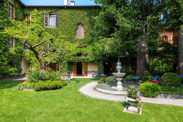 casa indipendente in vendita ad Alta Valle Intelvi in zona Lanzo d'Intelvi