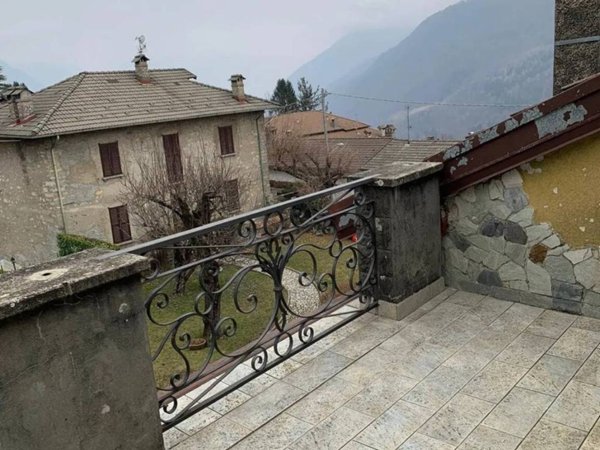 casa indipendente in vendita ad Alta Valle Intelvi