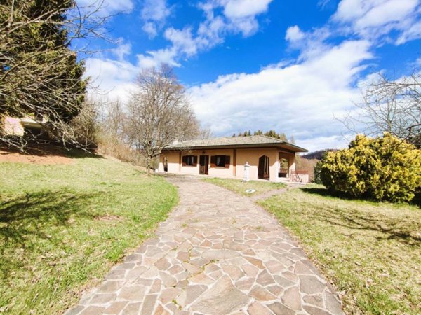 casa indipendente in vendita ad Alta Valle Intelvi in zona Lanzo d'Intelvi