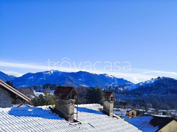 casa indipendente in vendita ad Alta Valle Intelvi in zona Lanzo d'Intelvi