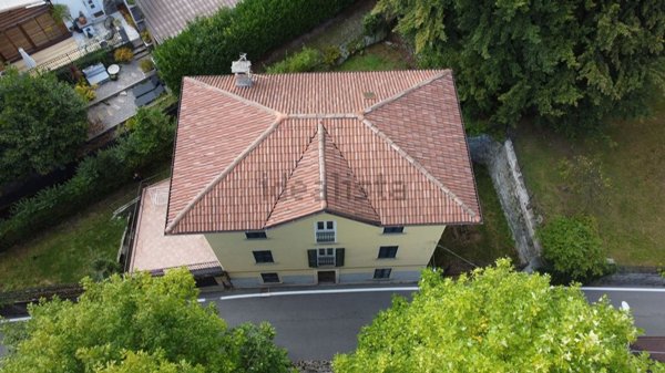 casa indipendente in vendita ad Alta Valle Intelvi