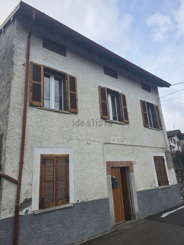 casa indipendente in vendita ad Alta Valle Intelvi in zona Scaria