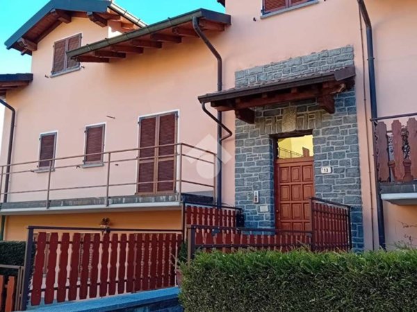appartamento in vendita ad Alta Valle Intelvi in zona Lanzo d'Intelvi