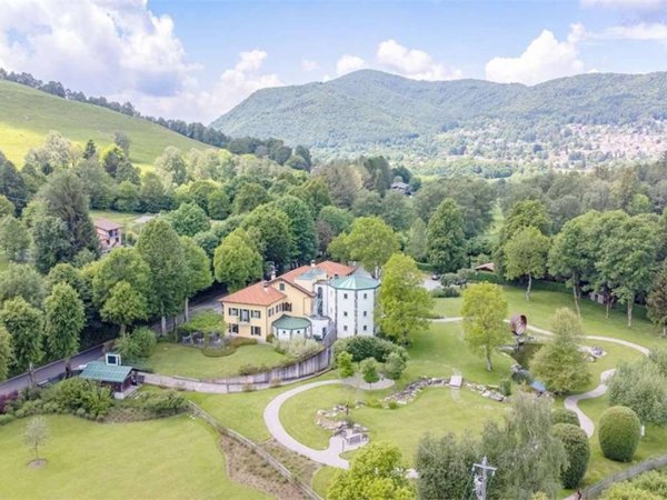 intera palazzina in vendita ad Alta Valle Intelvi in zona Pellio Intelvi
