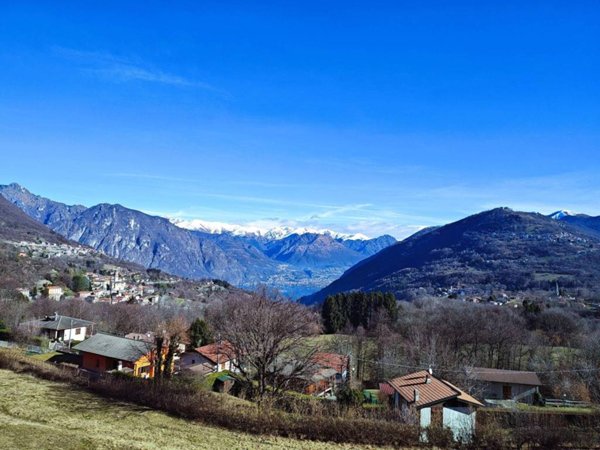 appartamento in vendita ad Alta Valle Intelvi in zona Pellio Intelvi