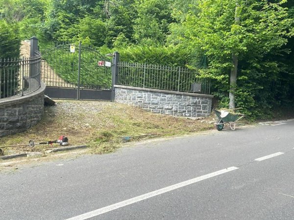 terreno edificabile in vendita ad Alta Valle Intelvi in zona Lanzo d'Intelvi