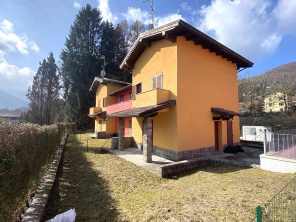 casa indipendente in vendita ad Alta Valle Intelvi in zona Lanzo d'Intelvi