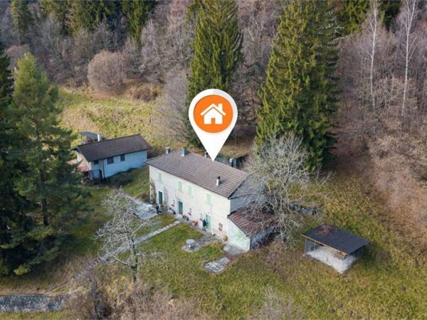 casa indipendente in vendita ad Alta Valle Intelvi in zona Lanzo d'Intelvi