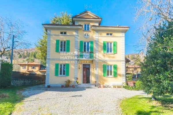 casa indipendente in vendita ad Alta Valle Intelvi in zona Lanzo d'Intelvi