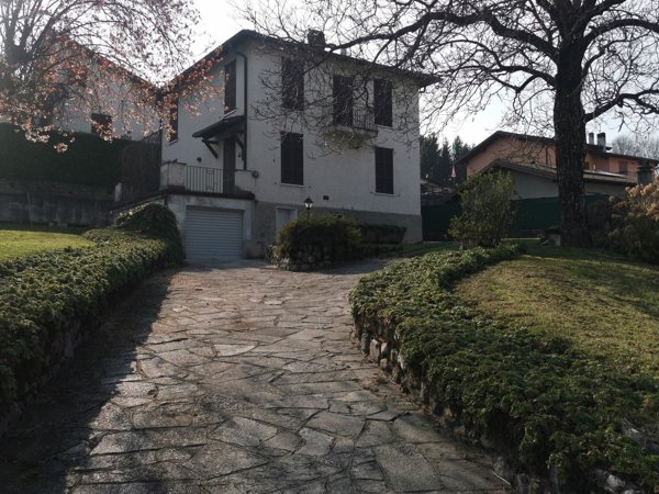 casa indipendente in vendita ad Alta Valle Intelvi in zona Pellio Intelvi