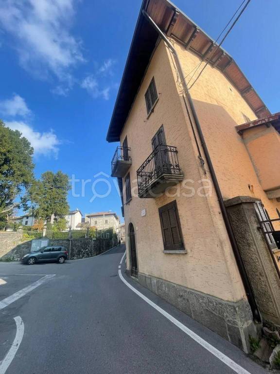 casa indipendente in vendita ad Alta Valle Intelvi