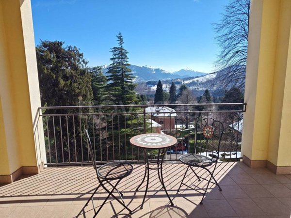 appartamento in vendita ad Alta Valle Intelvi in zona Lanzo d'Intelvi