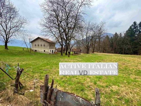 terreno agricolo in vendita ad Alta Valle Intelvi in zona Lanzo d'Intelvi