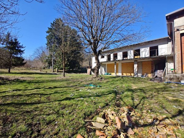 casa indipendente in vendita ad Alta Valle Intelvi in zona Lanzo d'Intelvi