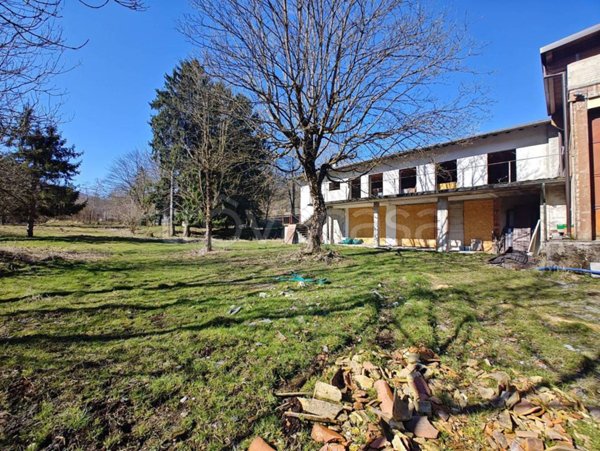casa indipendente in vendita ad Alta Valle Intelvi in zona Lanzo d'Intelvi
