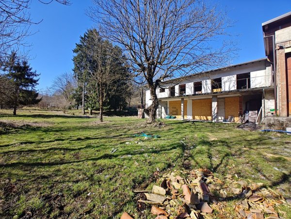 casa indipendente in vendita ad Alta Valle Intelvi in zona Lanzo d'Intelvi