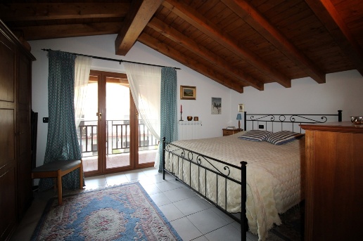 appartamento in vendita ad Alta Valle Intelvi in zona Lanzo d'Intelvi