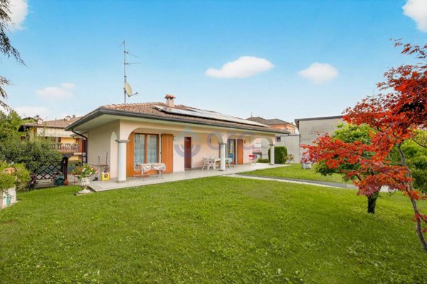 casa indipendente in vendita ad Alta Valle Intelvi