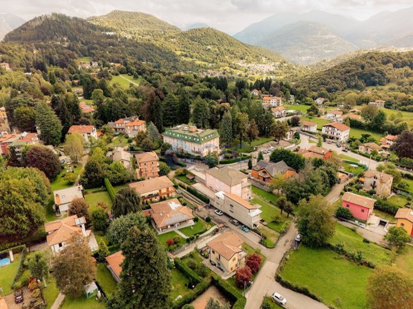 esavano in vendita ad Alta Valle Intelvi