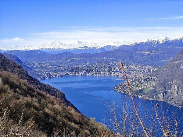 appartamento in vendita ad Alta Valle Intelvi in zona Lanzo d'Intelvi