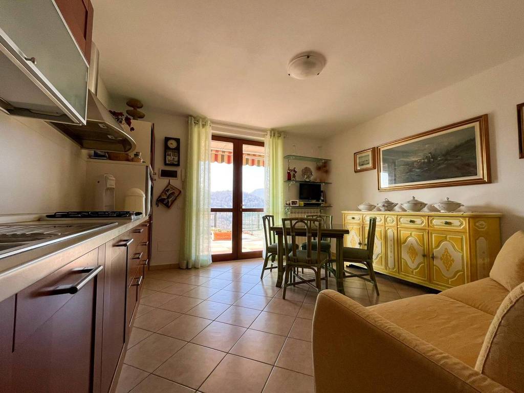 appartamento in vendita ad Alta Valle Intelvi in zona Lanzo d'Intelvi