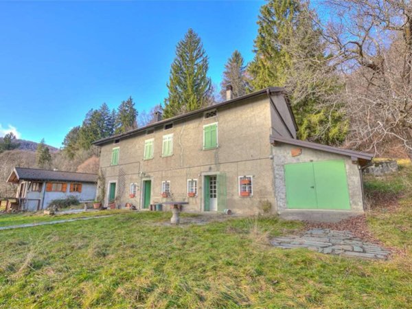 casa indipendente in vendita ad Alta Valle Intelvi in zona Lanzo d'Intelvi