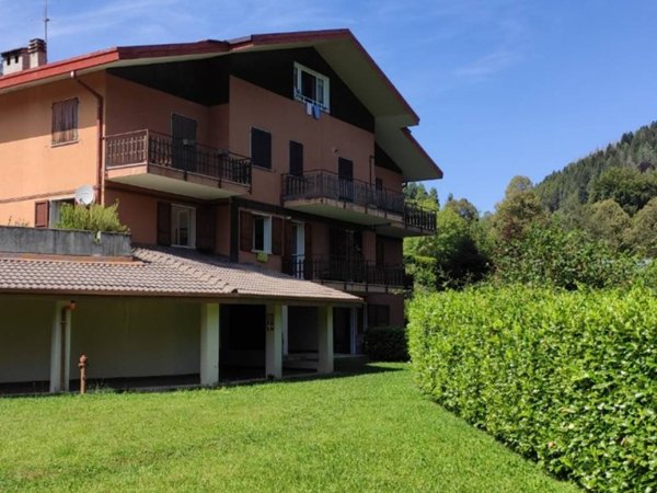 appartamento in vendita ad Alta Valle Intelvi in zona Lanzo d'Intelvi