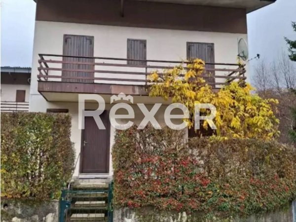 casa indipendente in vendita ad Alta Valle Intelvi in zona Lanzo d'Intelvi
