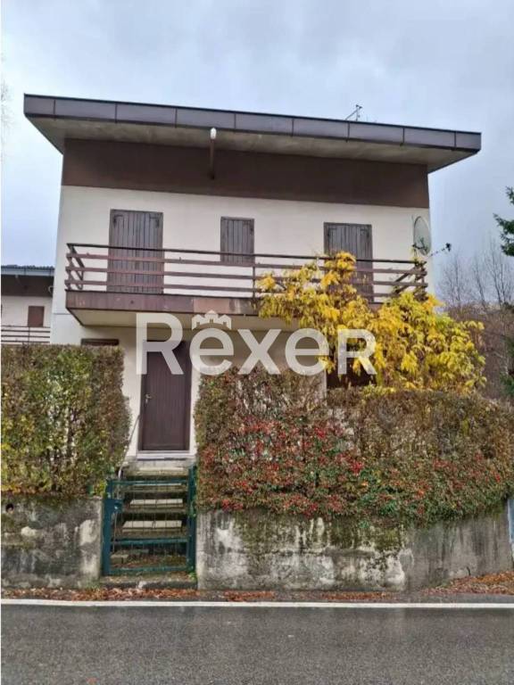 casa indipendente in vendita ad Alta Valle Intelvi