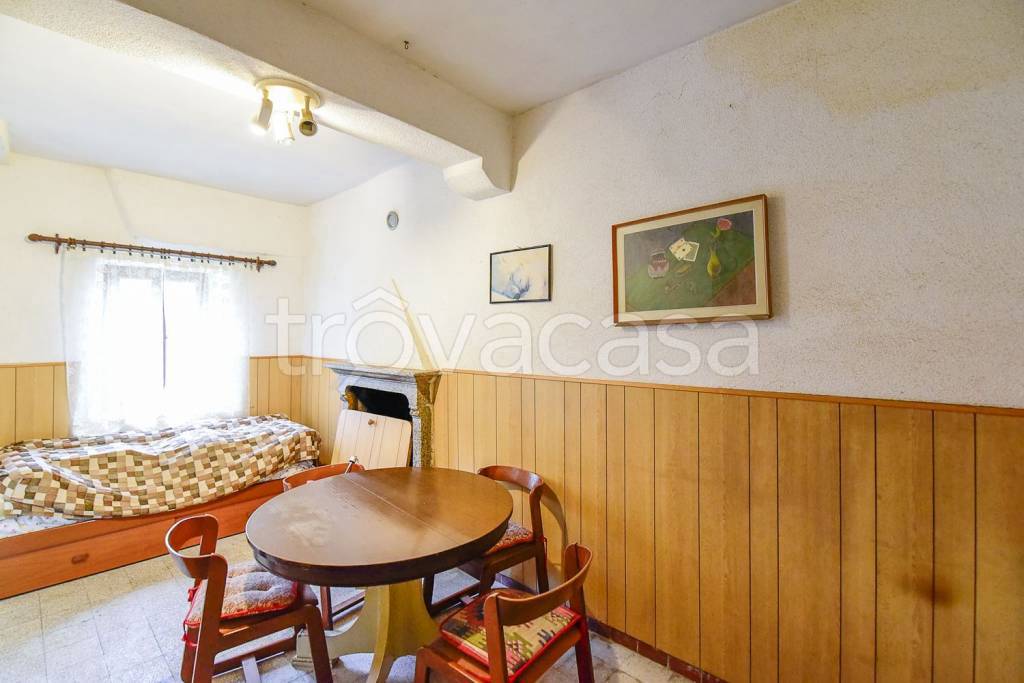 casa indipendente in vendita ad Alta Valle Intelvi in zona Lanzo d'Intelvi