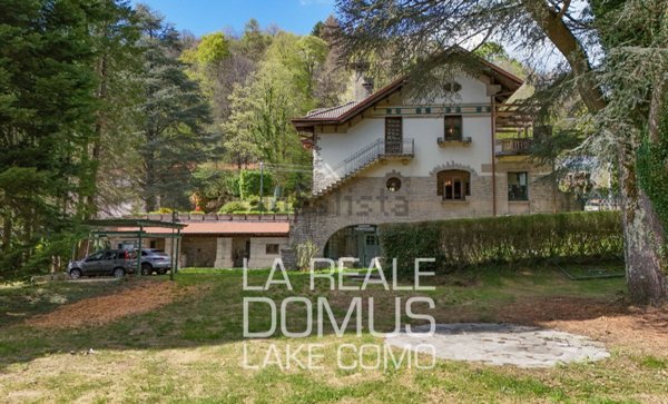casa indipendente in vendita ad Alta Valle Intelvi in zona Lanzo d'Intelvi