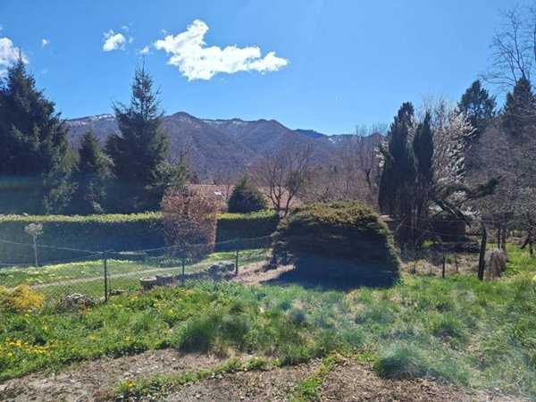 casa indipendente in vendita ad Alta Valle Intelvi in zona Lanzo d'Intelvi