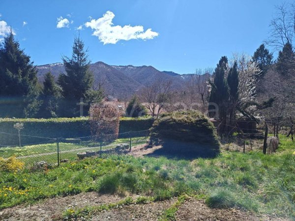 casa indipendente in vendita ad Alta Valle Intelvi in zona Lanzo d'Intelvi
