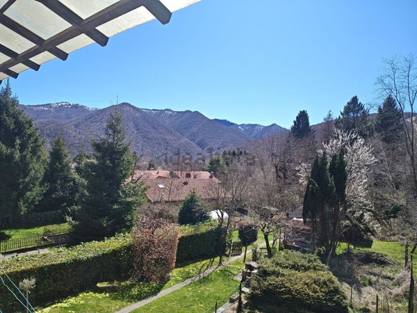 casa indipendente in vendita ad Alta Valle Intelvi in zona Lanzo d'Intelvi