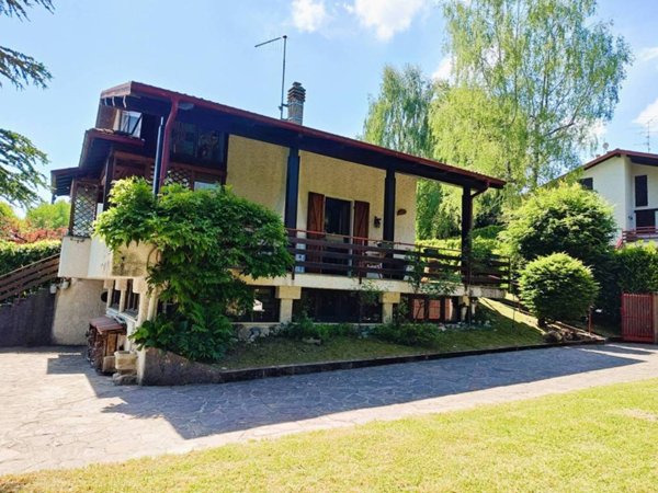 casa indipendente in vendita ad Alta Valle Intelvi