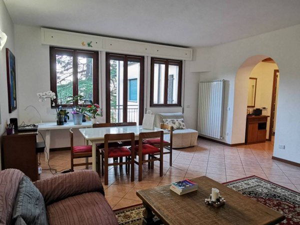 appartamento in vendita ad Alta Valle Intelvi in zona Lanzo d'Intelvi