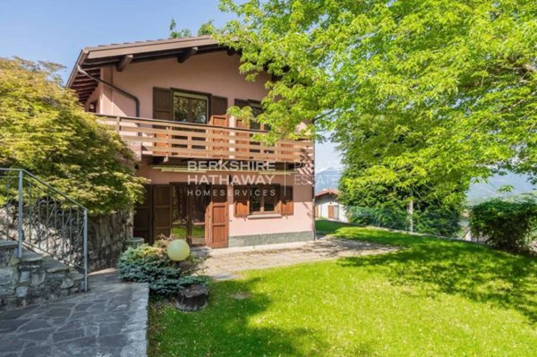 casa indipendente in vendita ad Alta Valle Intelvi in zona Lanzo d'Intelvi