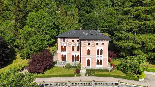 appartamento in vendita ad Alta Valle Intelvi in zona Lanzo d'Intelvi
