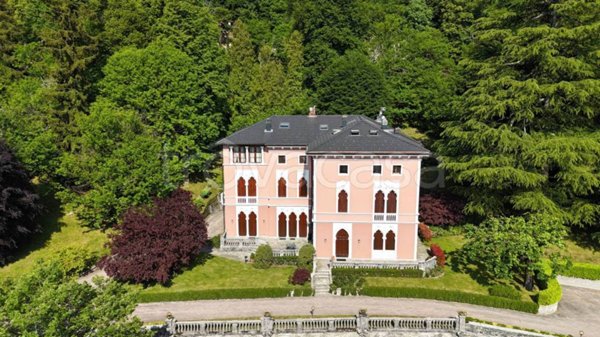 appartamento in vendita ad Alta Valle Intelvi in zona Lanzo d'Intelvi