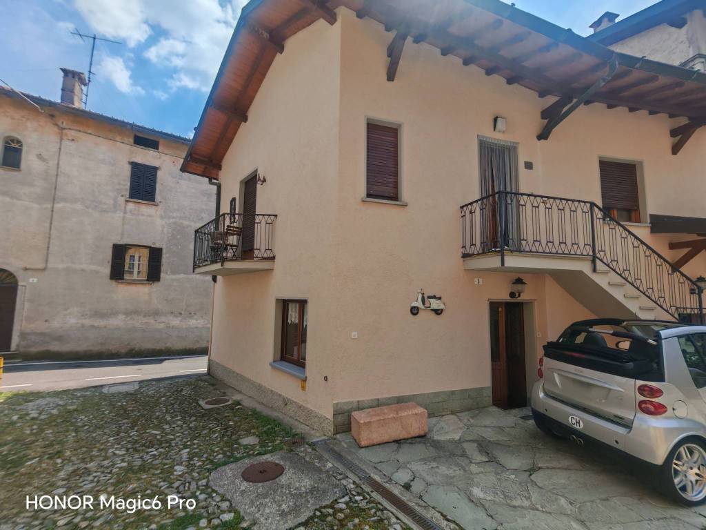 casa indipendente in vendita ad Alta Valle Intelvi in zona Pellio Intelvi