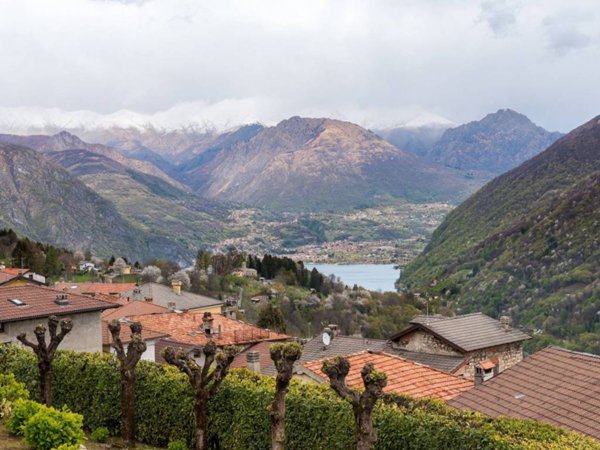 intera palazzina in vendita ad Alta Valle Intelvi in zona Pellio Intelvi