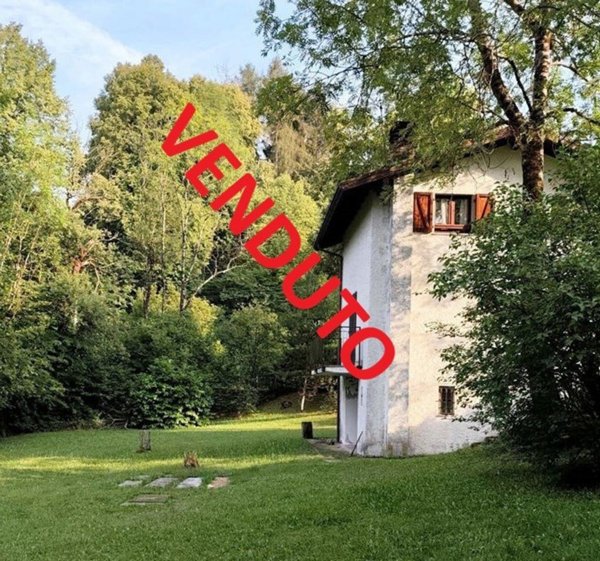casa indipendente in vendita ad Alta Valle Intelvi in zona Pellio Intelvi